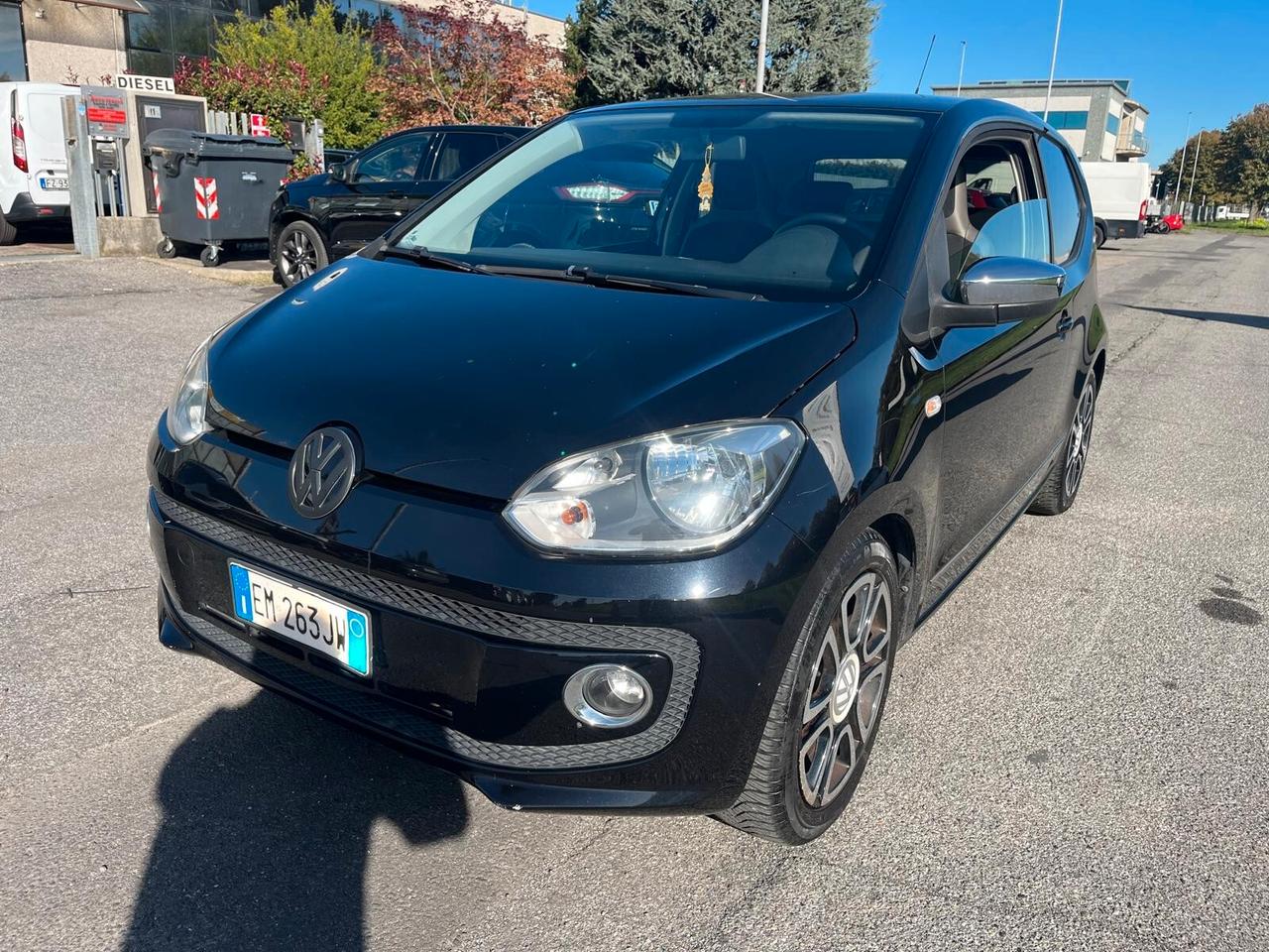 Volkswagen up! High 1.0 75cv