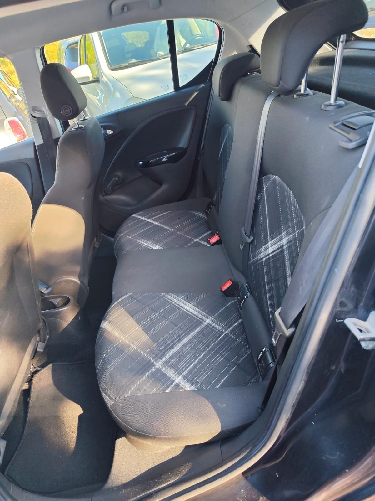 Opel Corsa 1.2 5P B-Color