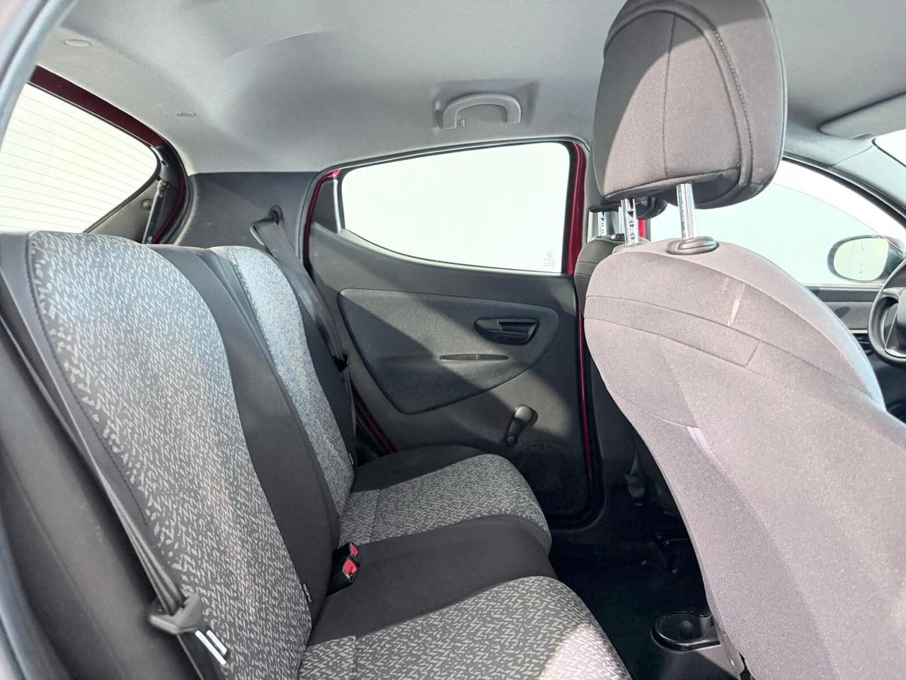 Lancia Ypsilon GPL ACCONTO 0€ RATE DA 200€ AL MESE