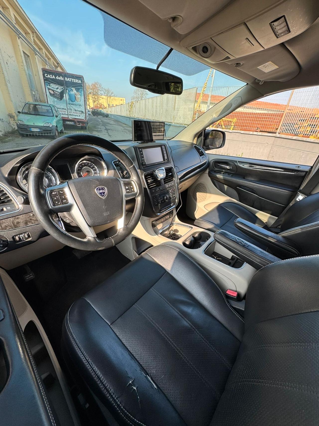 Lancia Voyager 2.8 Turbodiesel Platinum 163 CV