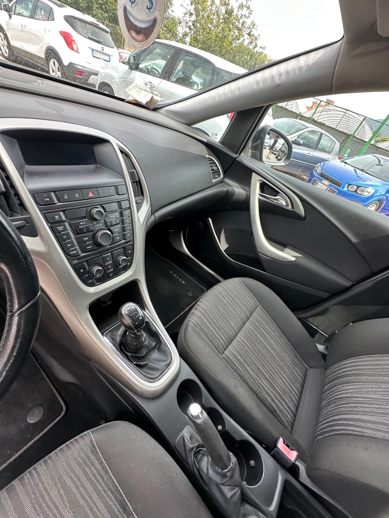 Opel Astra 1.4 Turbo 140CV 5 porte GPL Tech Cosmo