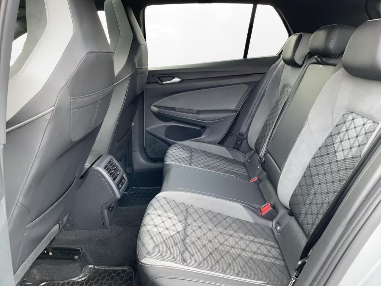 Volkswagen Golf 1.5 TSI 150 CV EVO ACT R-Line