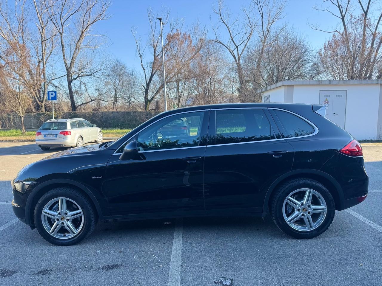 PORSCHE CAYENNE 3.0 V6 PLATINUM EDITION