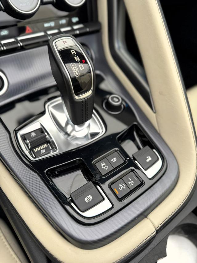 JAGUAR F-Type 2.0i Cabrio R-Dynamic