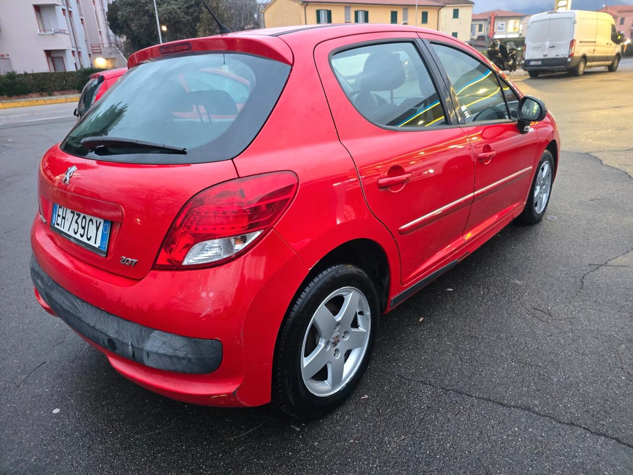 Peugeot 207 1.4 HDi 70CV 5p. Access