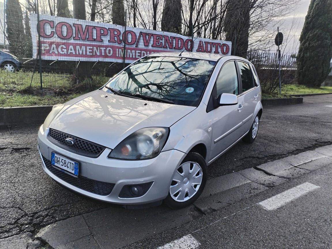 Ford Fiesta Fiesta 1.2 5p. 160000km 2007 distribuzione e tagliando fatto