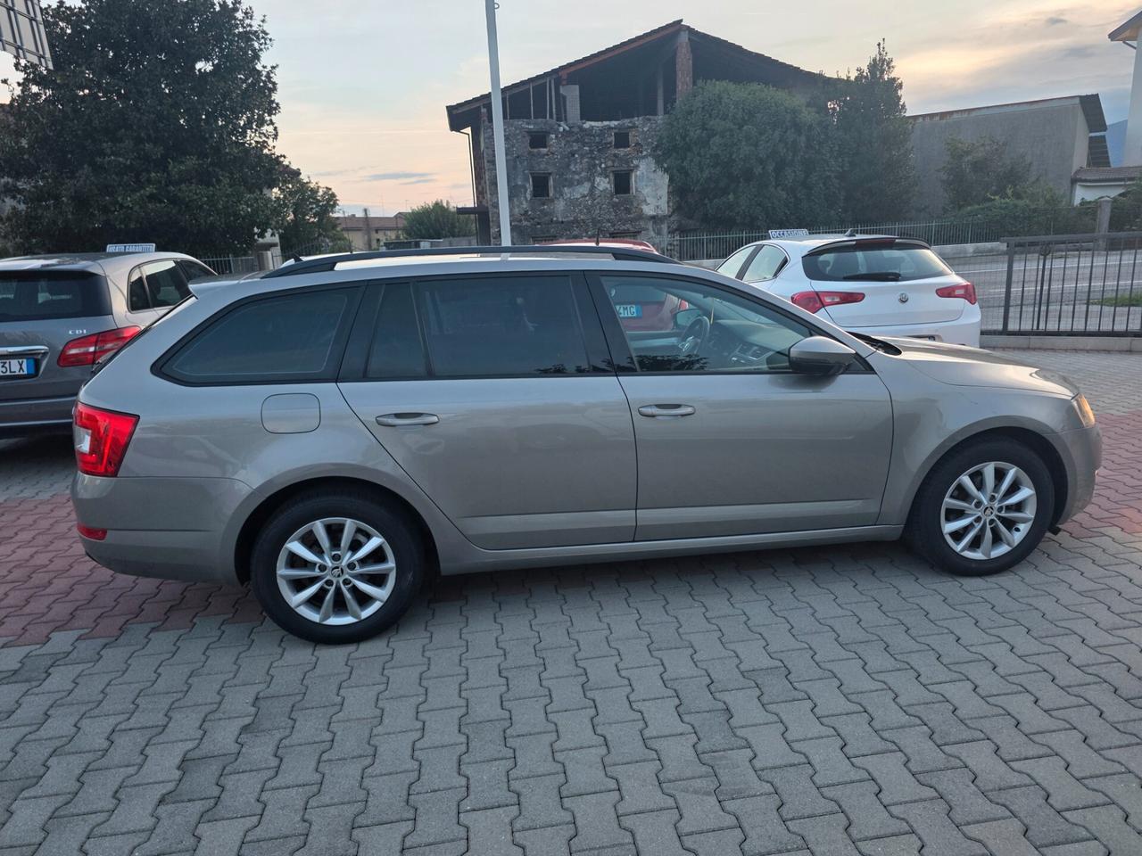 Skoda Octavia 1.6D fuul automatic garantita 12 mesi