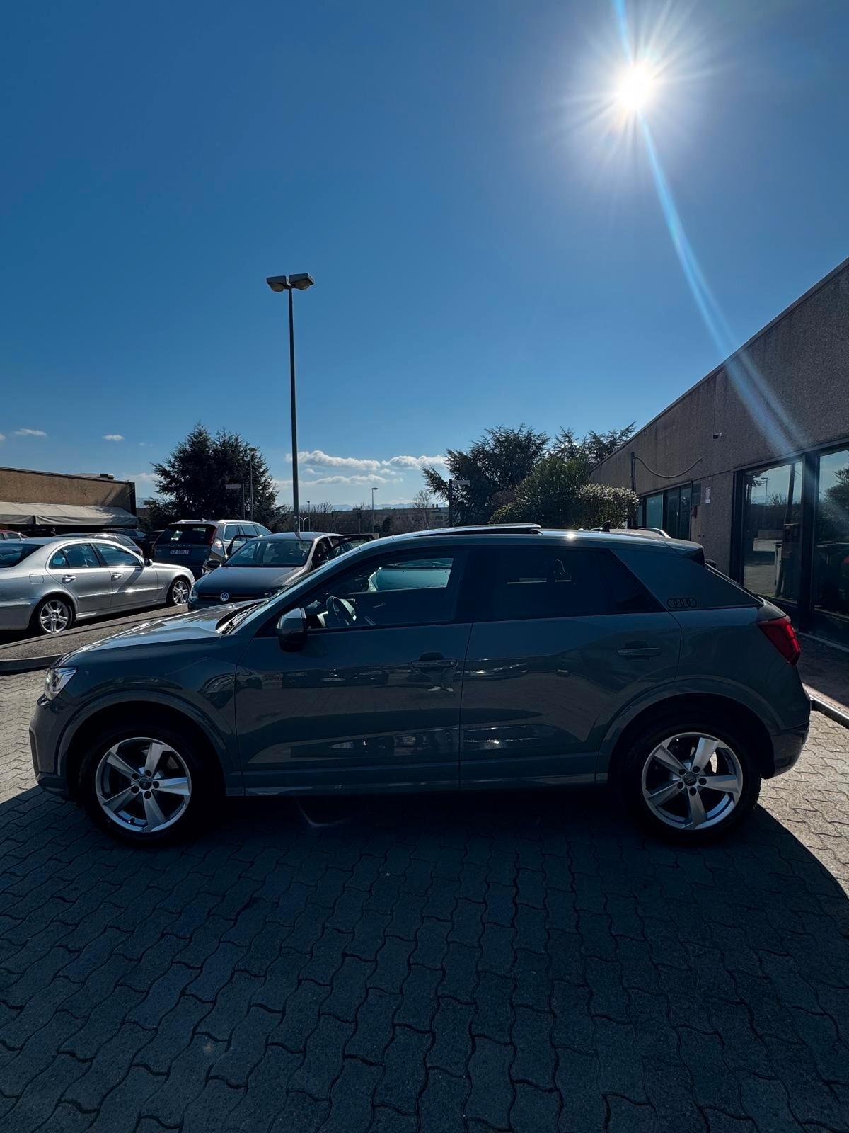 Audi Q2 30 TFSI Business