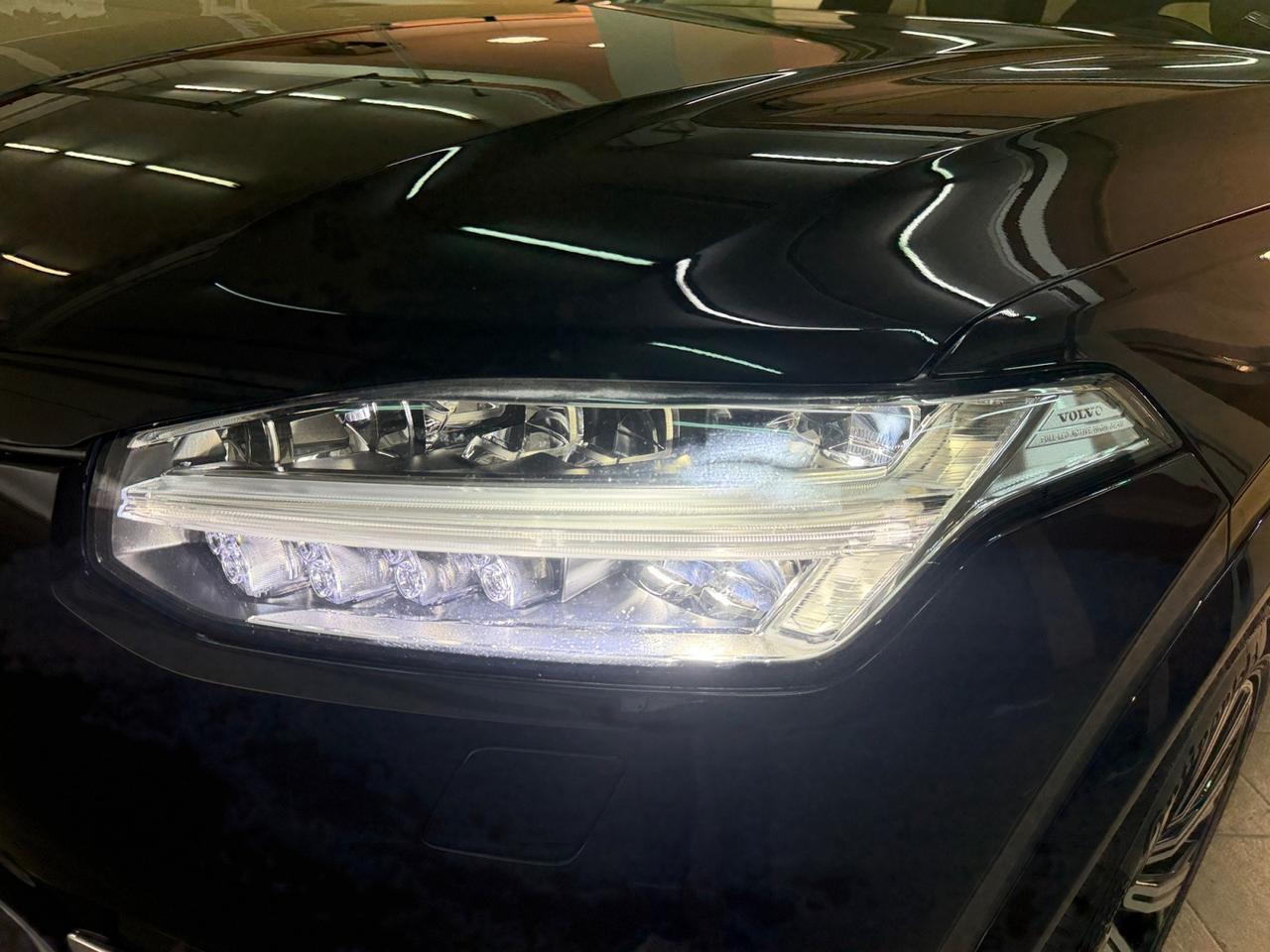 VOLVO XC90 II - XC90 2.0 D5 Momentum awd geartronic