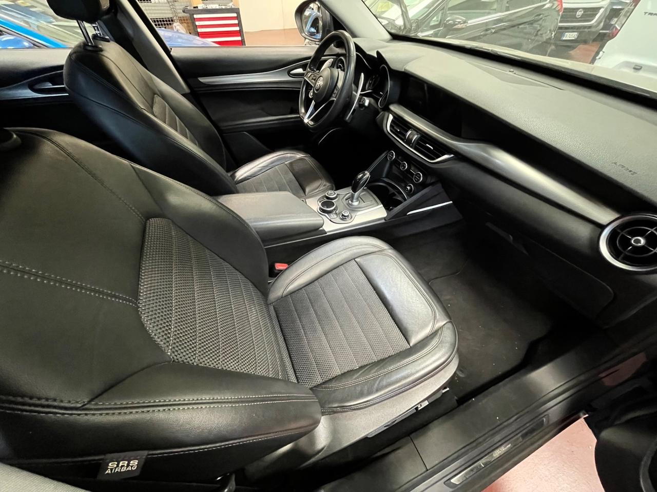 Alfa Romeo Stelvio 2.2 Turbodiesel 210 CV AT8 Q4 Super