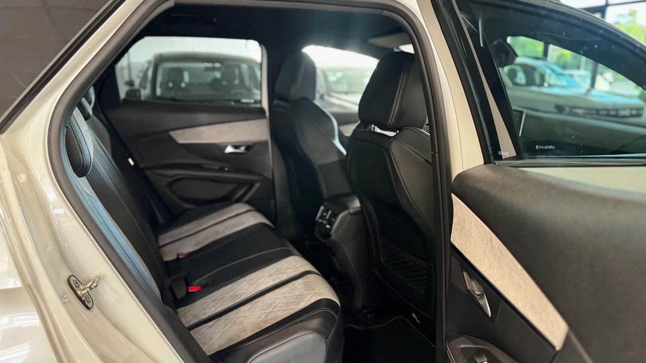 Peugeot 3008 Hybrid4 300 e-EAT8 GT Line
