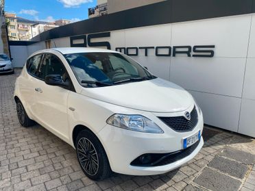 Lancia Ypsilon 1.0 FireFly 5 porte S&S Hybrid Ecochic Gold