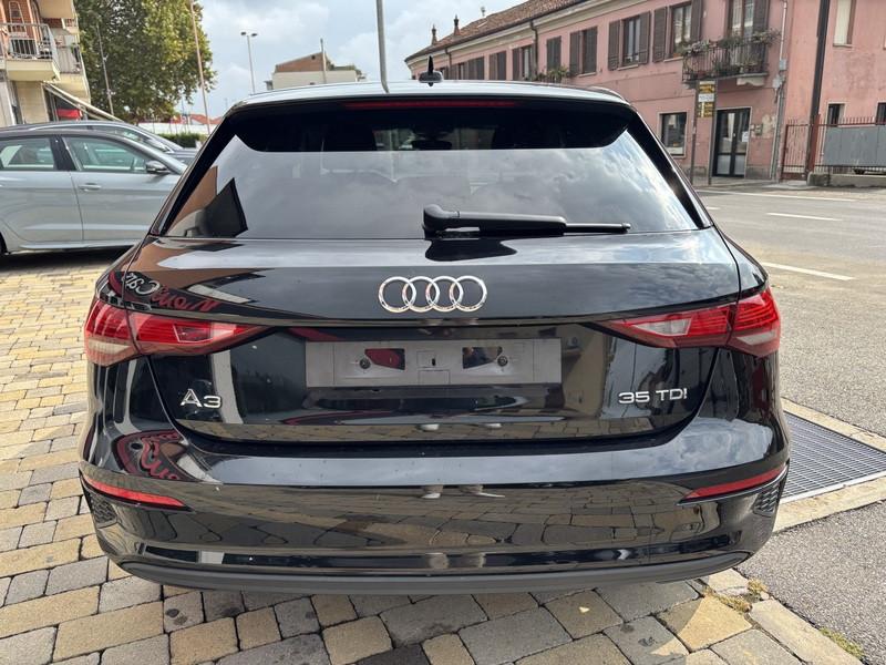 Audi A3 Sportback 35 2.0 tdi Business s-tronic LED-NAVI-18"