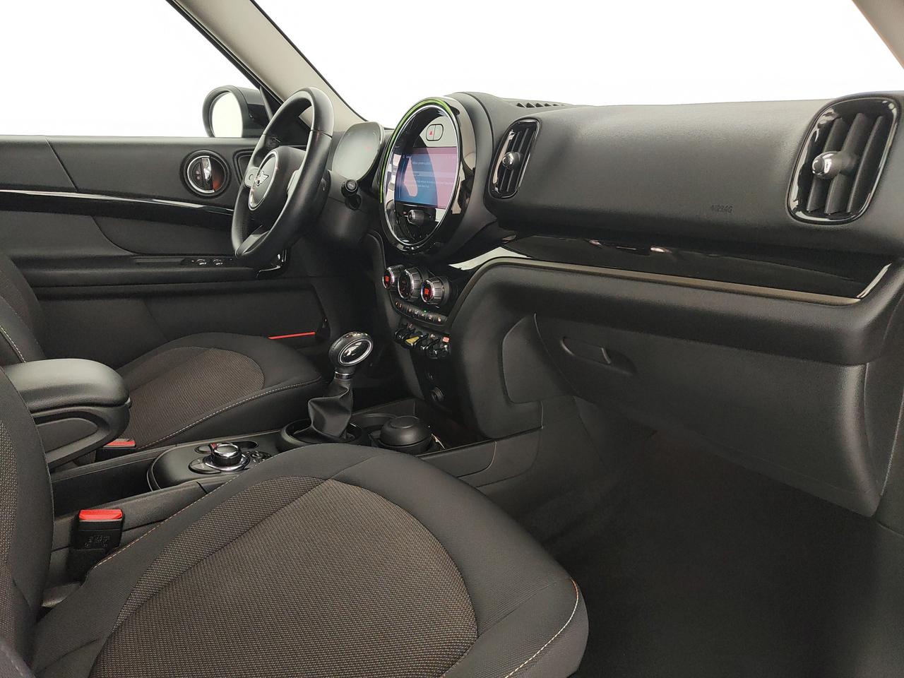MINI Mini Countryman 1.5 Cooper SE Essential all4 auto