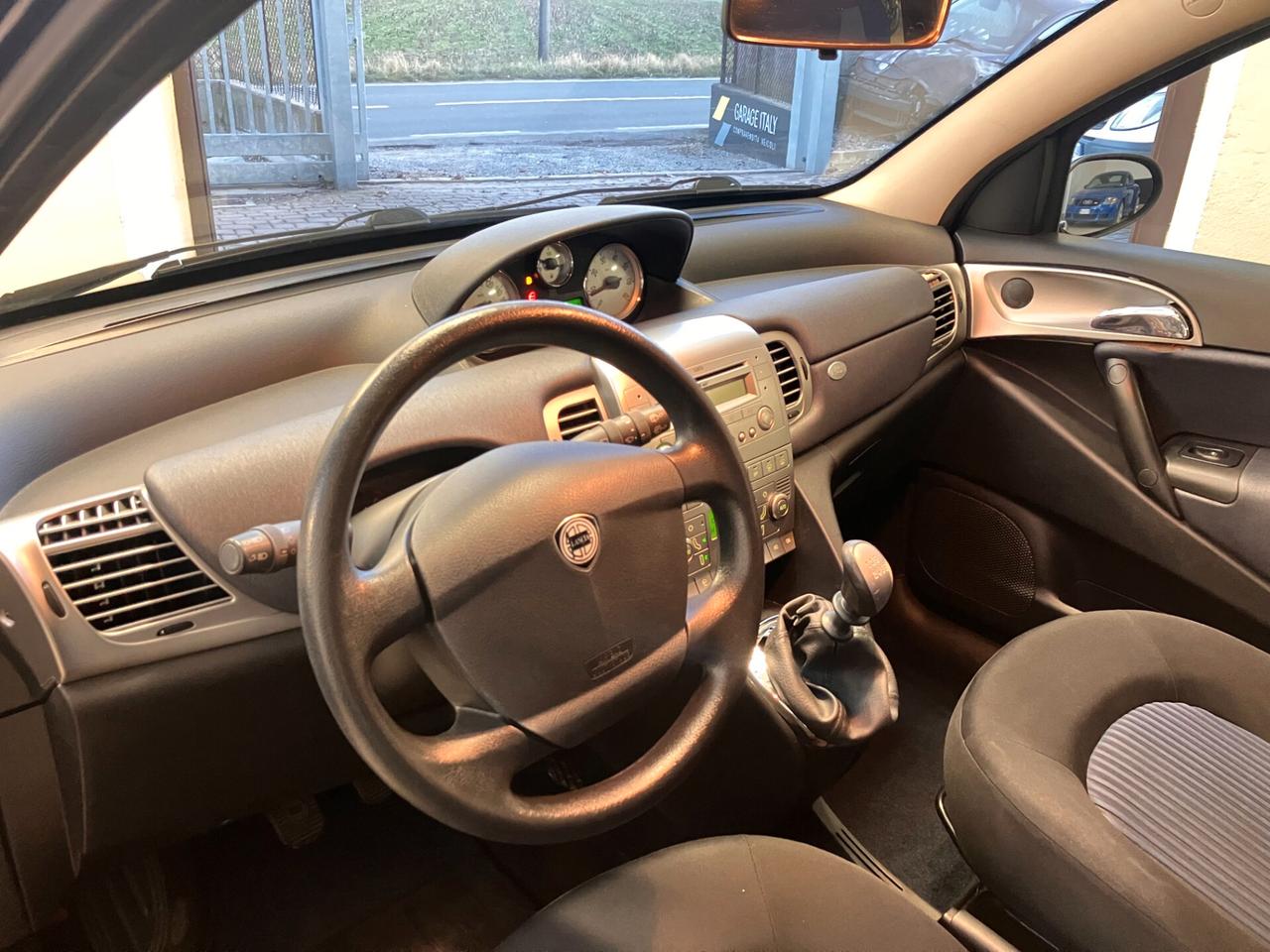 Lancia Ypsilon 1.4 16v Platino NEOPATENTATI