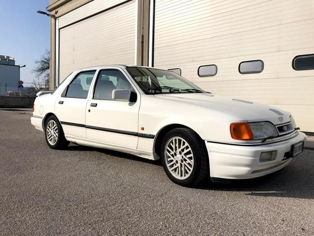 FORD Sierra 2.0i turbo 16V 4p. Cosw.