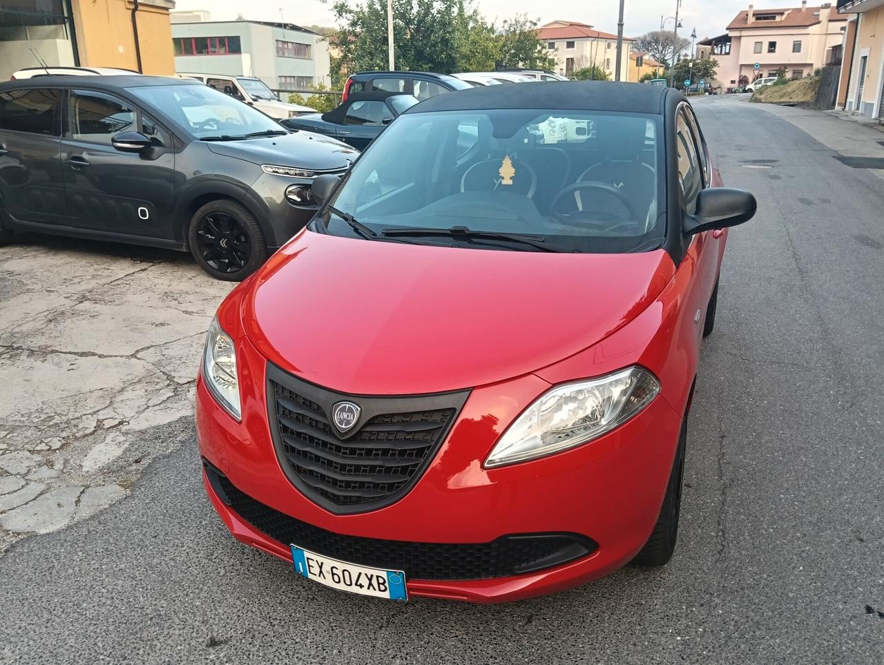 Lancia Ypsilon 1.2 69 CV 5 porte S&S Silver
