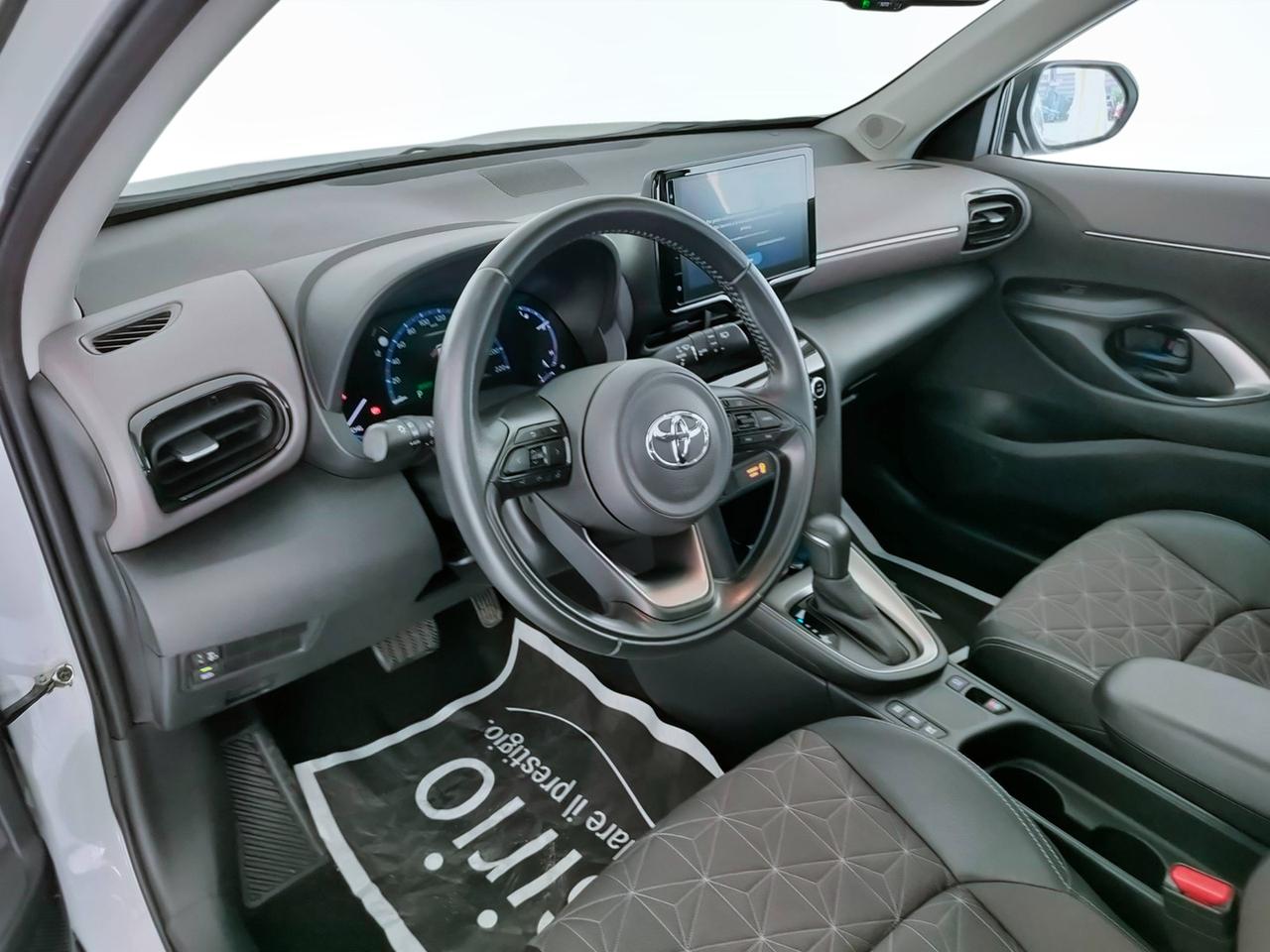 TOYOTA Yaris Cross - Yaris Cross 1.5h Lounge fwd 116cv e-cvt