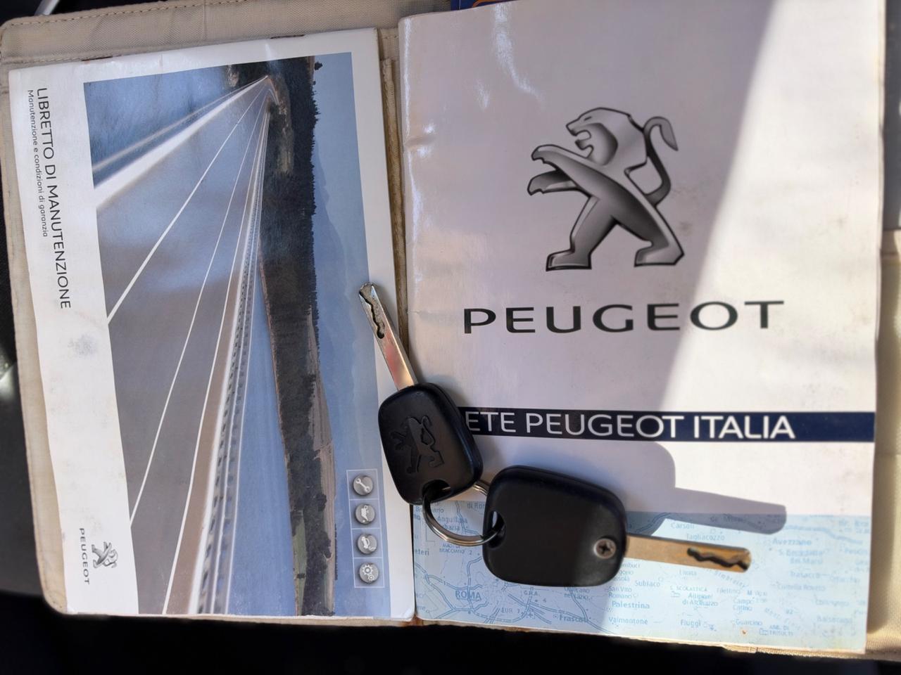 Peugeot 107 1.0 benzina neopatentati uniproprietà