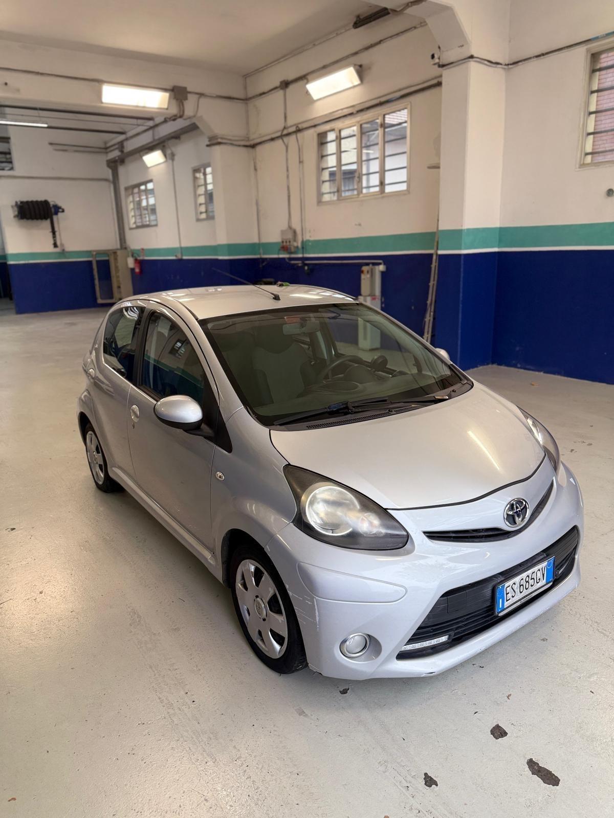 Toyota Aygo 1.0 12V VVT-i 5 porte Cool Soda Connect MMT