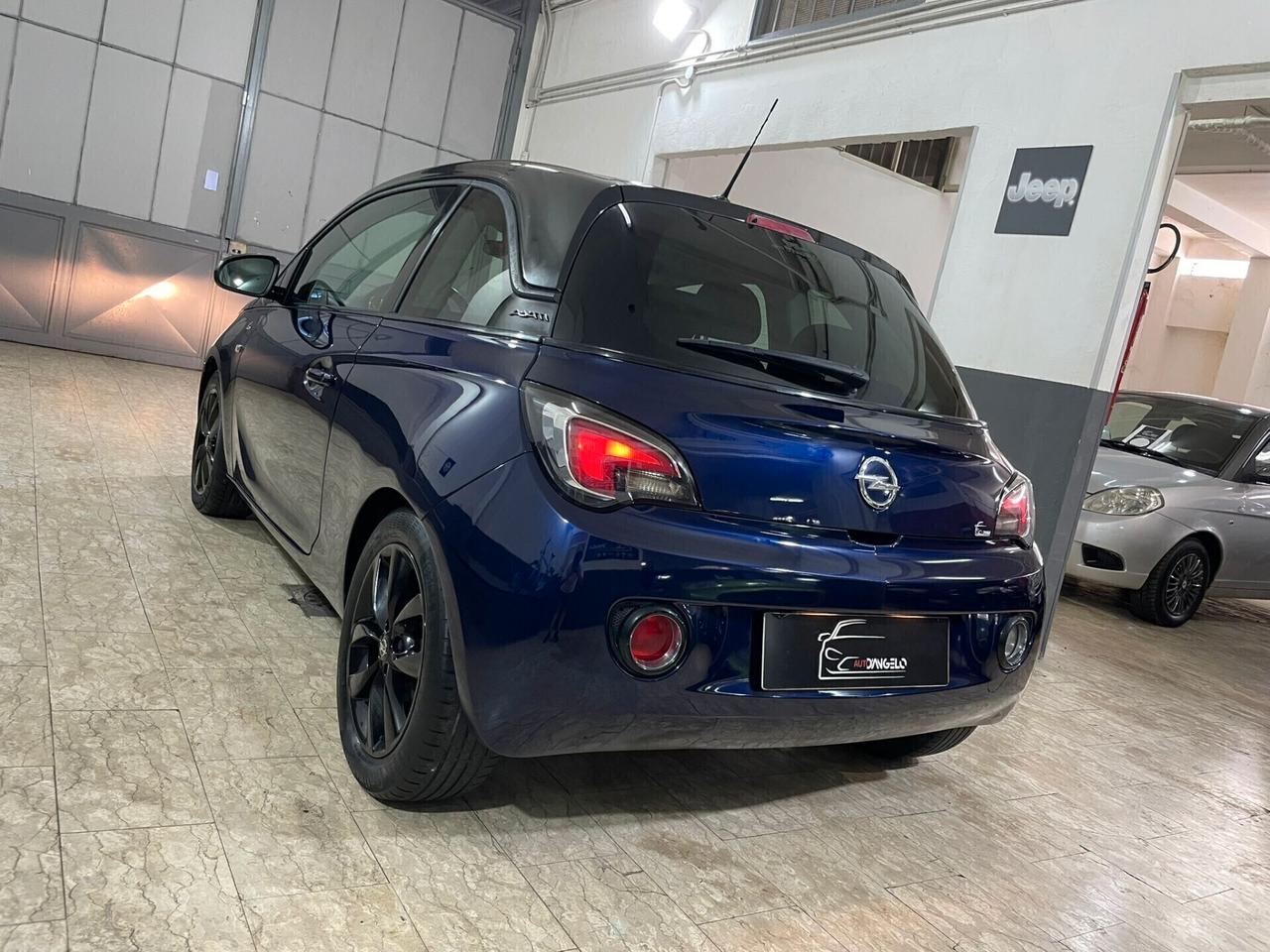 Opel Adam 1.2 70 CV White/Black Link GPL
