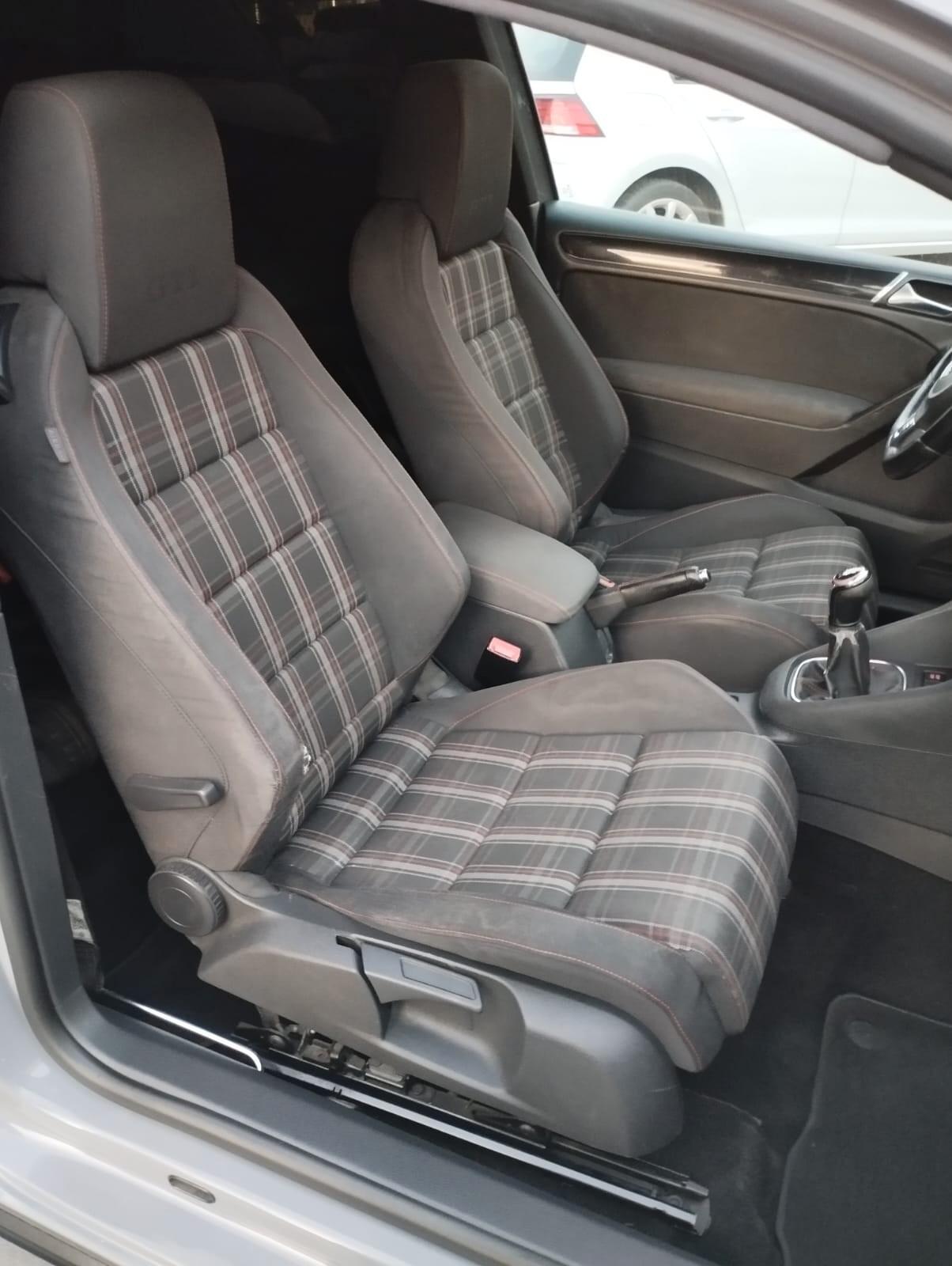 Volkswagen Golf GTI Golf 2.0 TSI 3p. GTI