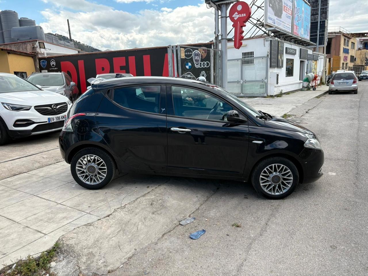 Lancia Ypsilon 1.3 MJT 16V 95 CV 5 porte S&S 30th Anniversary