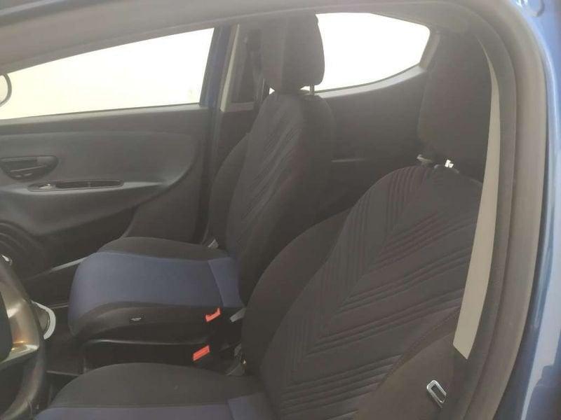 Lancia Ypsilon 1.0 firefly hybrid Gold s&s 70cv