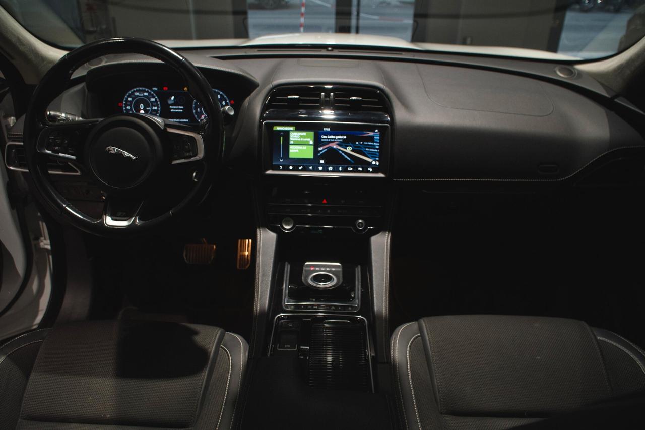Jaguar F-Pace 2.0 250 CV AWD aut. R-Sport