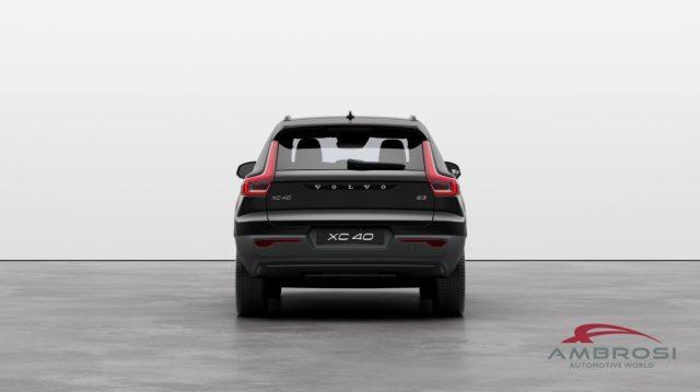 VOLVO XC40 B3 Mild hybrid Benzina Ultra Dark