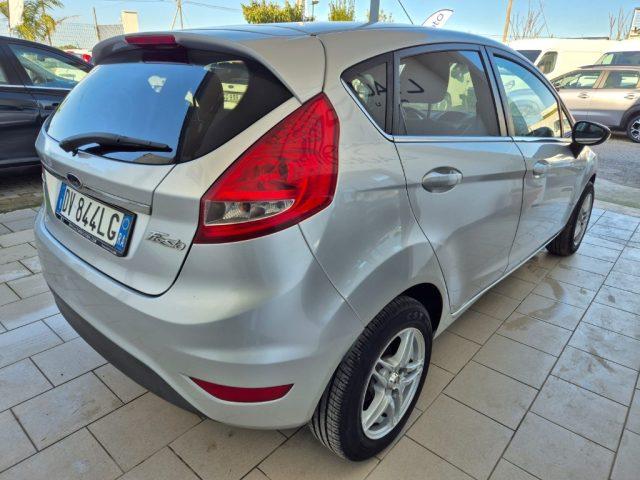 FORD Fiesta + 1.4 TDCi 68CV 5 porte