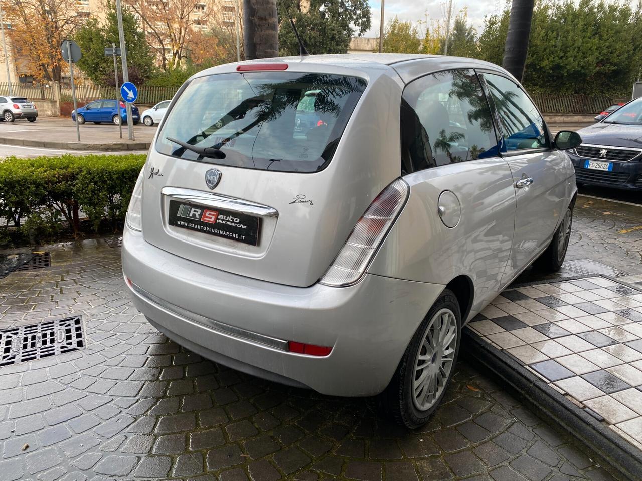 Lancia Ypsilon 1.2 Argento GPL