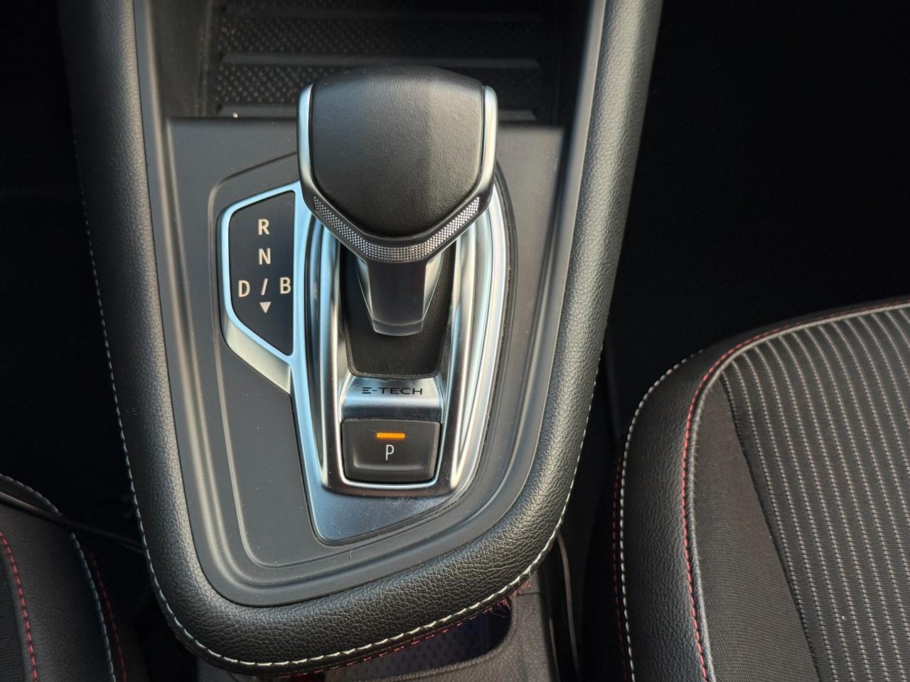 Renault Captur 1.6 Hybrid E-Tech 160 CV RS Line