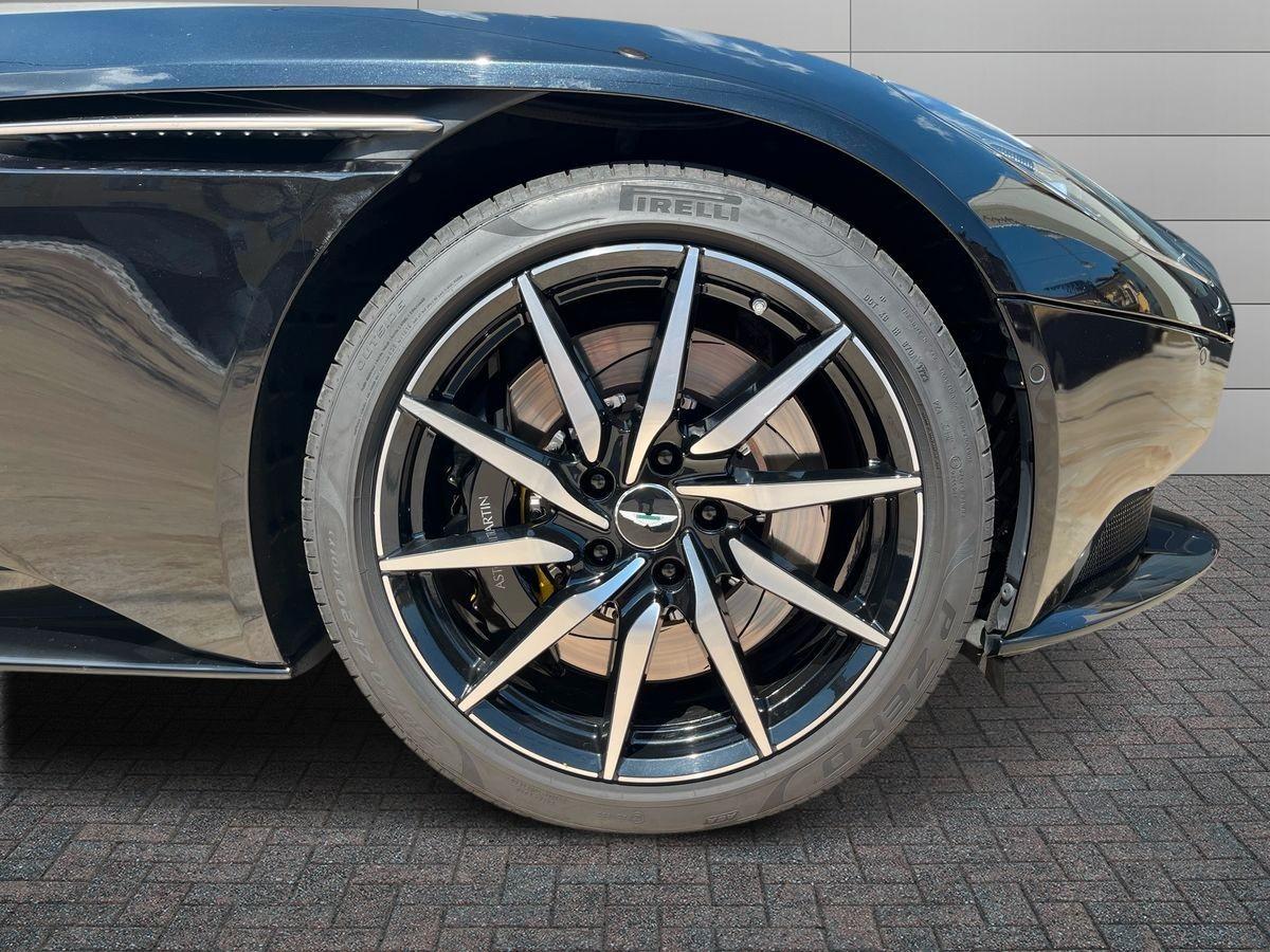 ASTON MARTIN DB11 Coupe 4.0 V8 auto