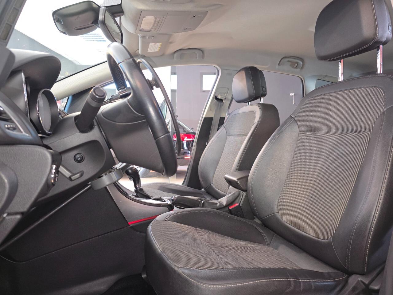 Opel Astra (ADATTA DISABILI)