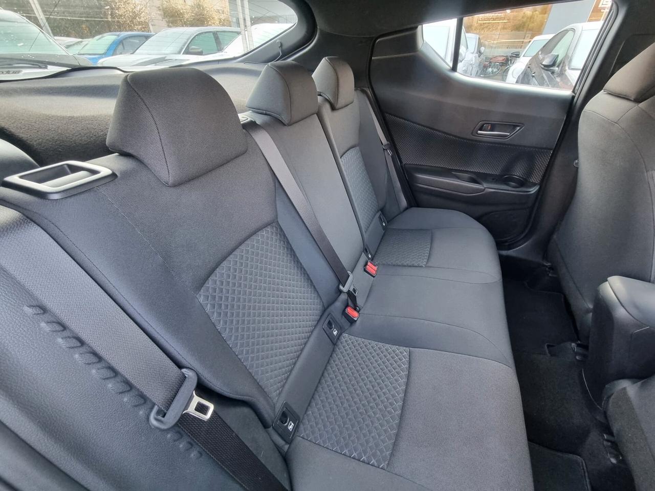 Toyota C-HR 1.8 Hybrid E-CVT Business