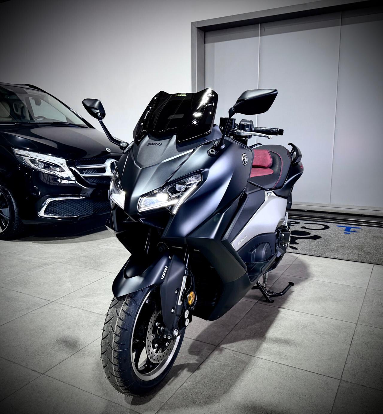 Yamaha T Max 560 Black Max 25th Anniversary