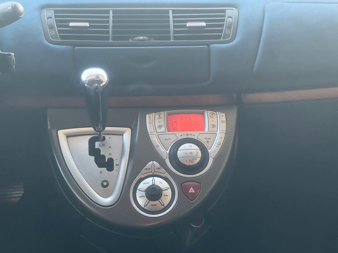 Lancia Phedra 2.2 MJT CA Limited Edition