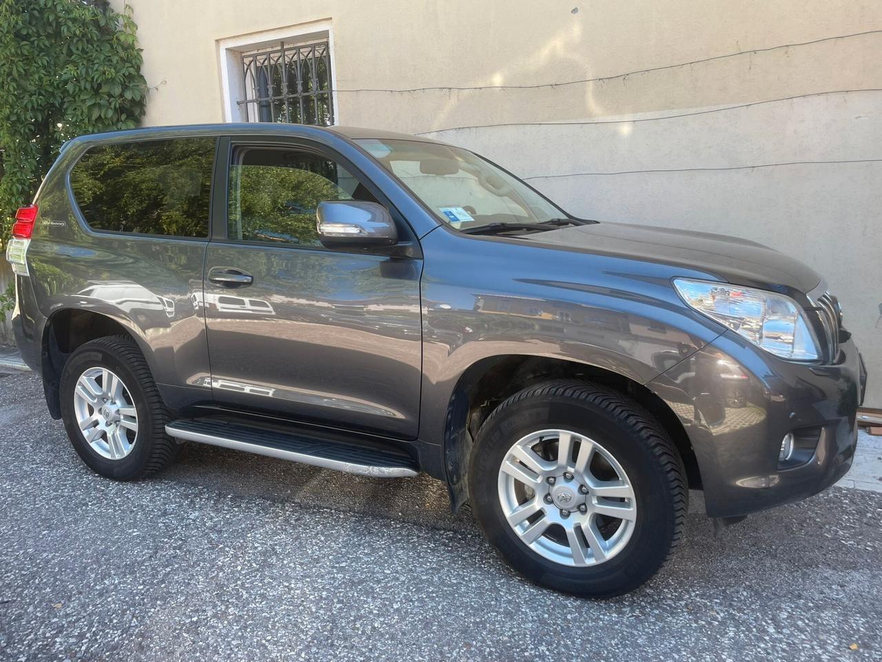 TOYOTA LAND CRUISER 3.0 D4-D 3PORTE 60TH ANNIVERSARY
