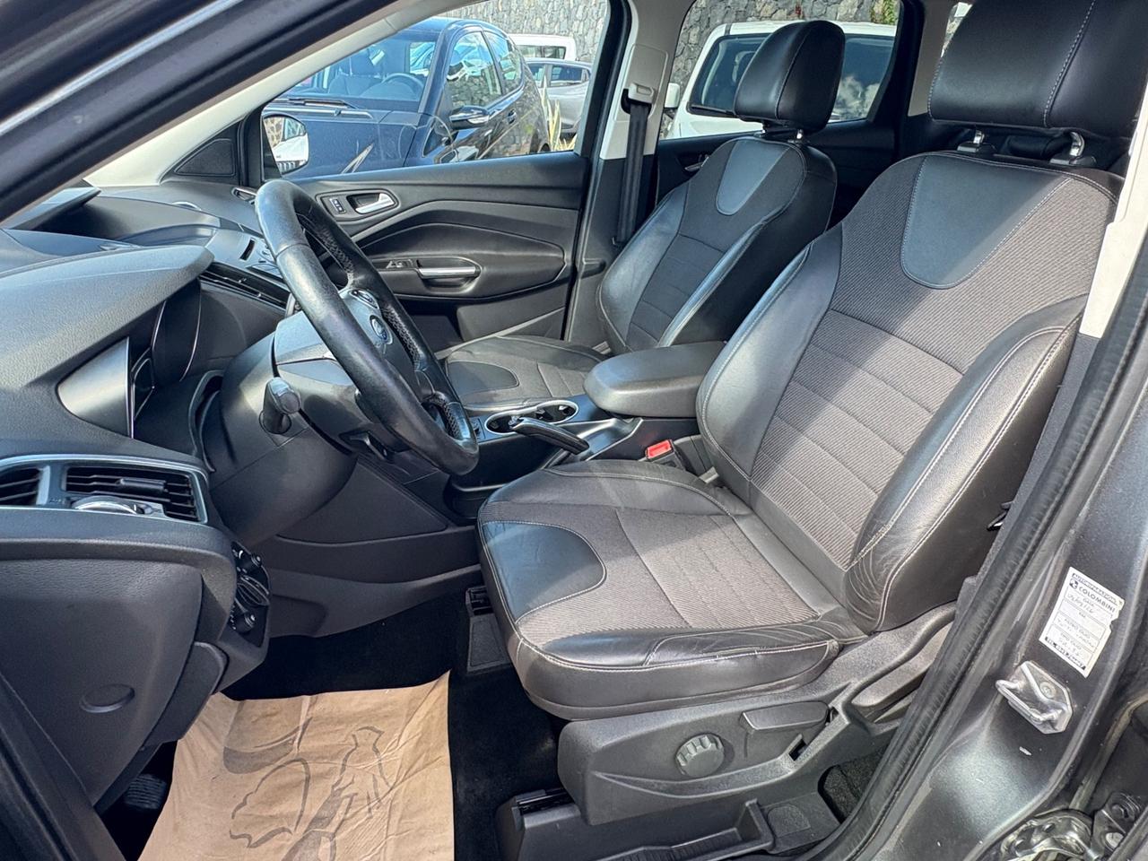 Ford Kuga 2.0 TDCI 140 CV 4WD Titanium