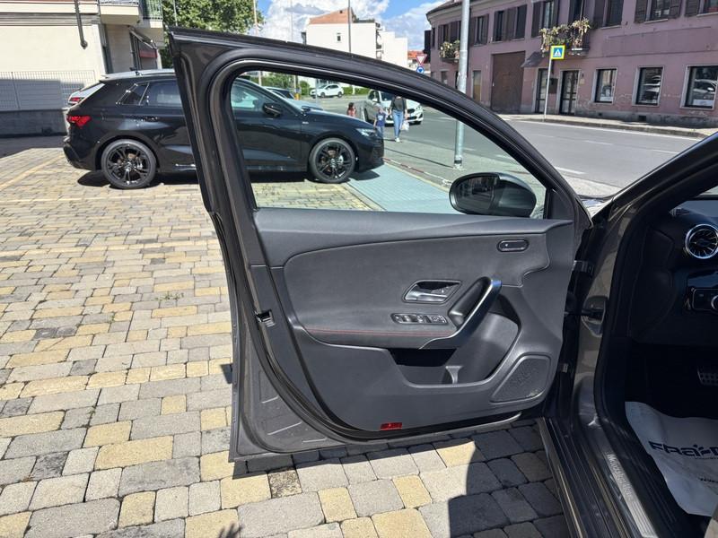 Mercedes A 180 AMG Line Premium DCT LED-NAVI-18"