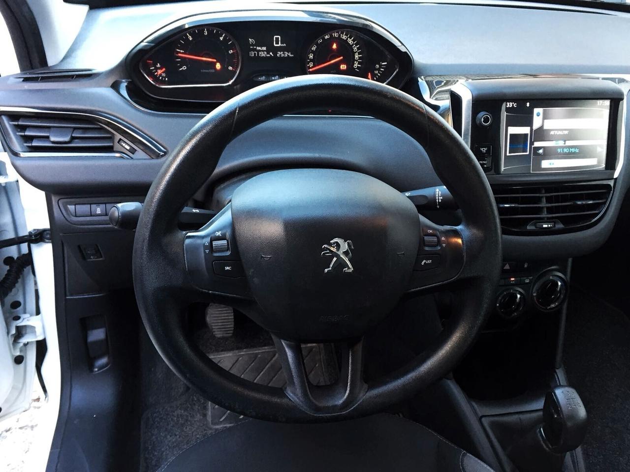 Peugeot 208 1.4 HDi 68 CV 5 porte Allure