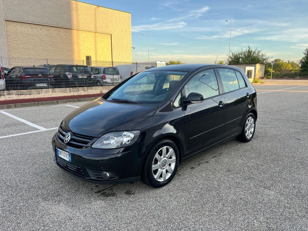 Volkswagen Golf 2.0 16V TDI 5p. Sportline