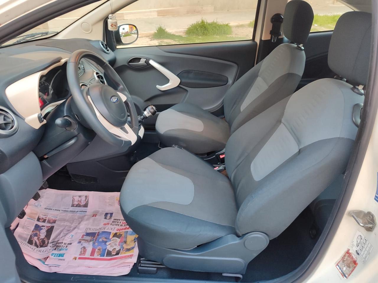 Ford Ka 1.2 BENZ. 69CV Titanium!