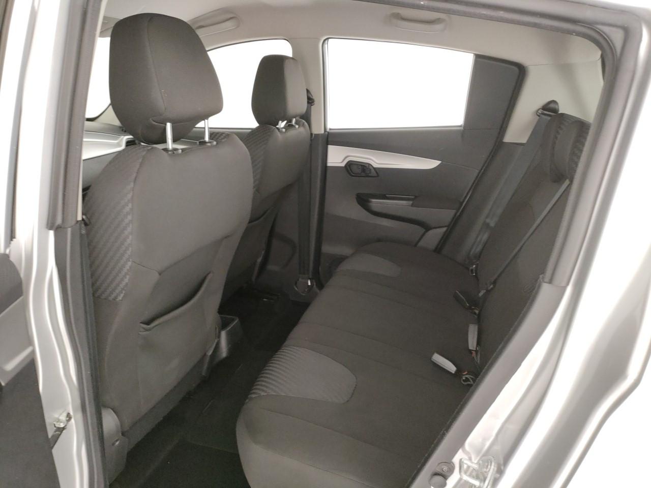 MAHINDRA KUV100 1.2 K6+