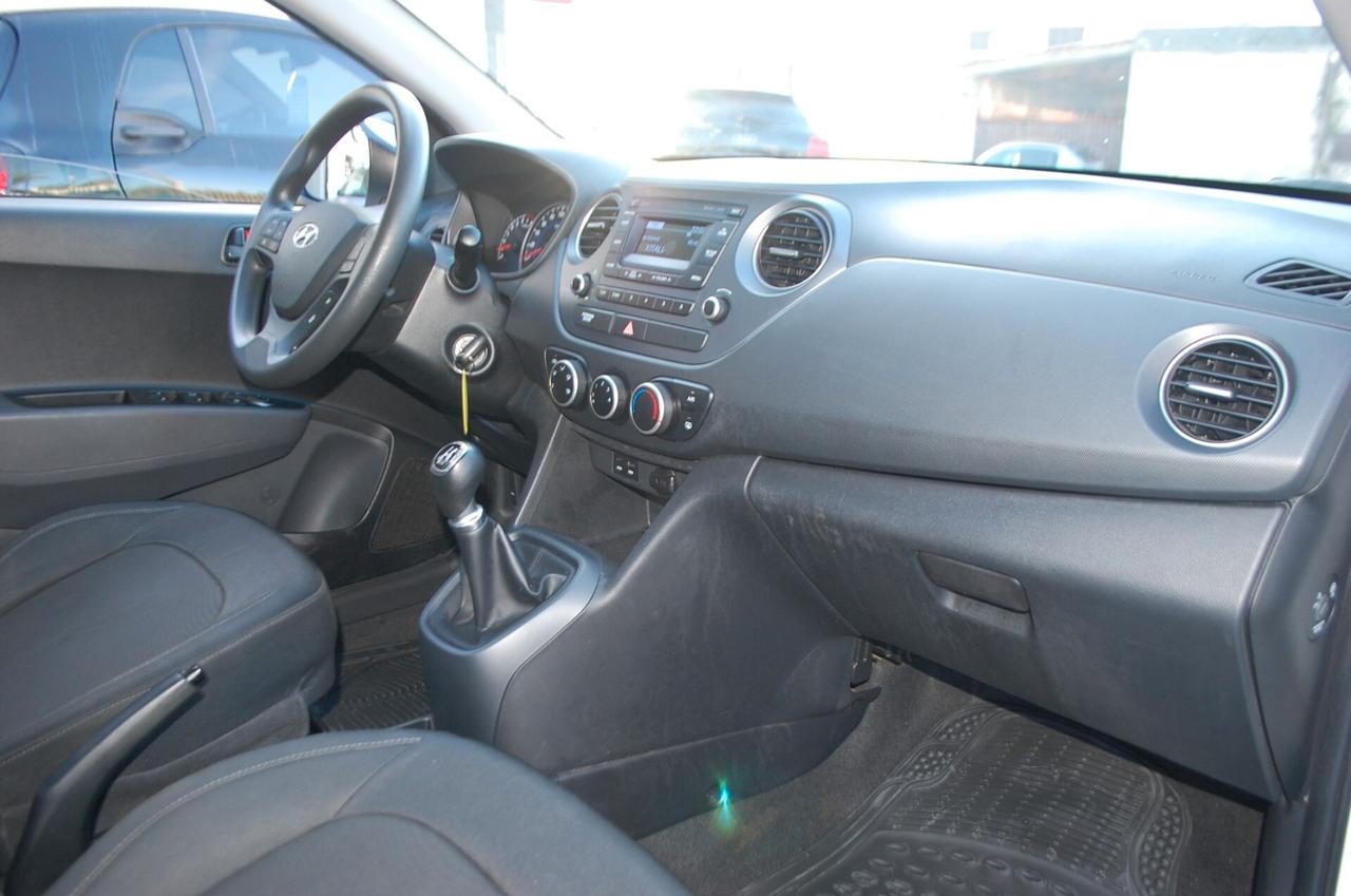 Hyundai i10 1.0 Bz 67CV Comfort Uff Italy Led USB Clima