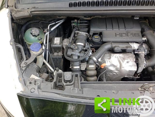 PEUGEOT 5008 1.6 HDi 110CV Tecno