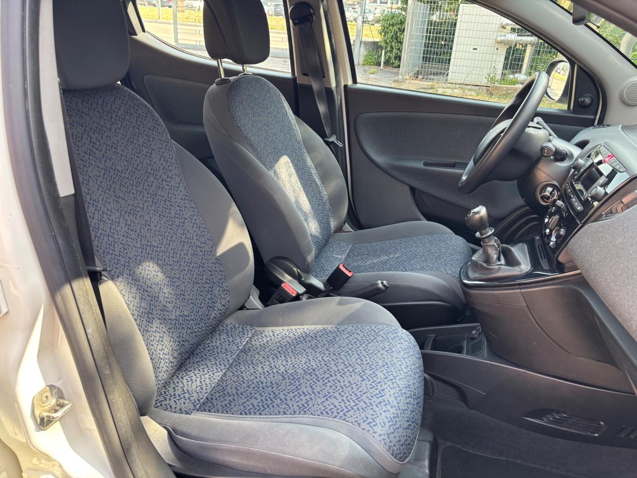 Lancia Ypsilon Hybrid (con soli 108000km)