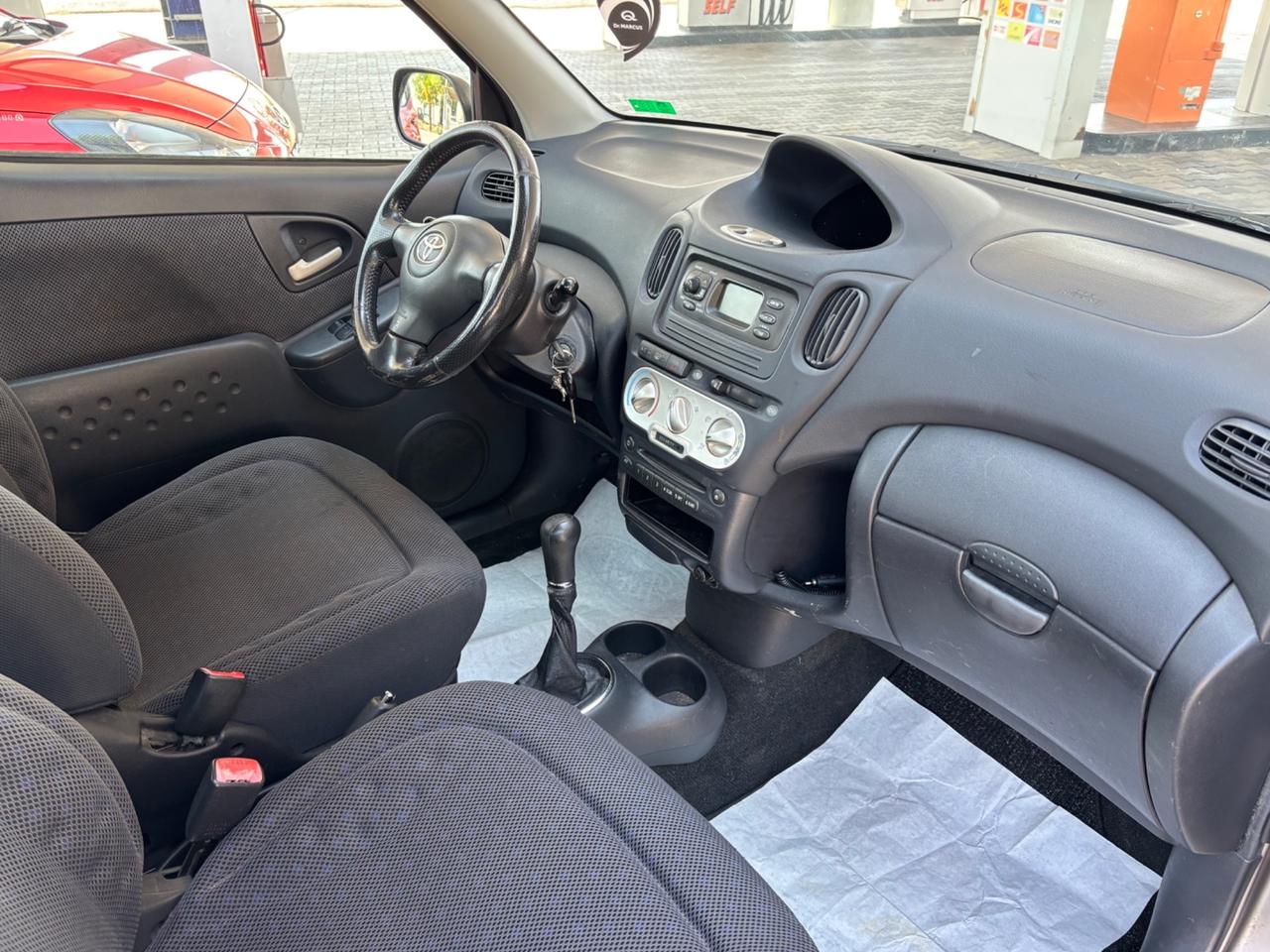 Toyota Yaris Verso 1.3i 16V cat Luna '03