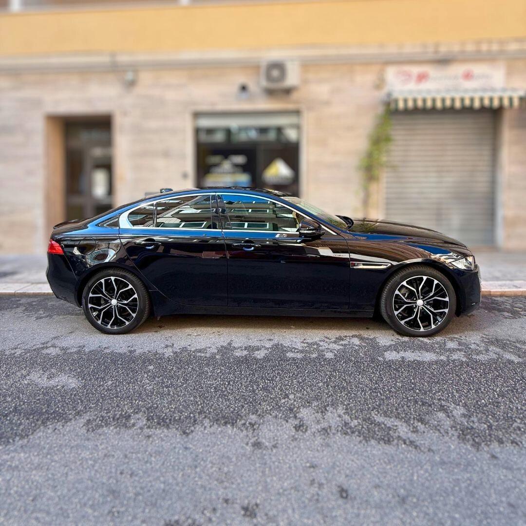 Jaguar XE 2.0 D 180 CV aut. R-Dynamic HSE
